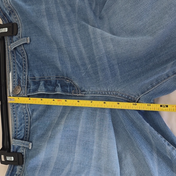 Jeans with two tone fringe hem - Picture 6 of 10